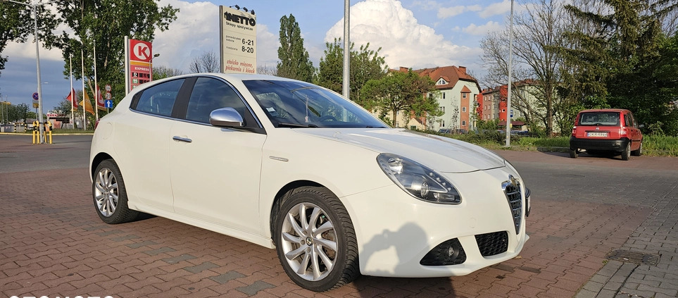 Alfa Romeo Giulietta cena 33900 przebieg: 255300, rok produkcji 2012 z Opole małe 137